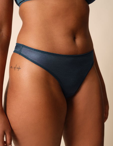 Трусы Gossard Glossies Thong (Shadow Blue)